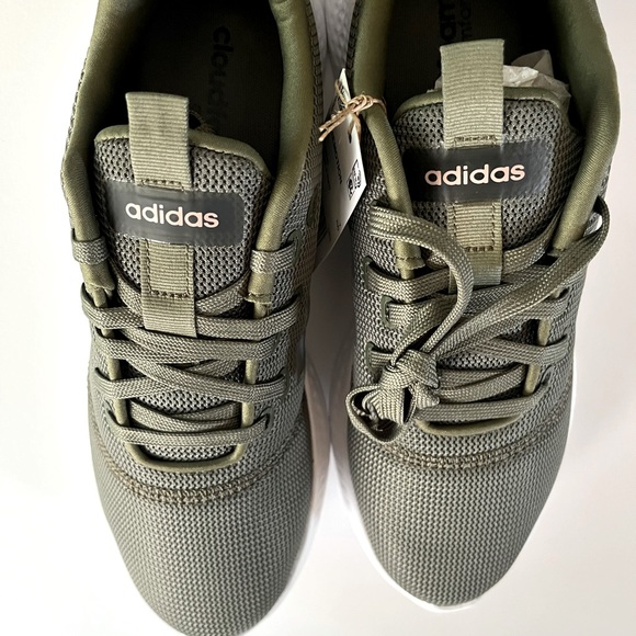 SOLD——-ADIDAS Hunter green women’s size 8.5 - Picture 2 of 6